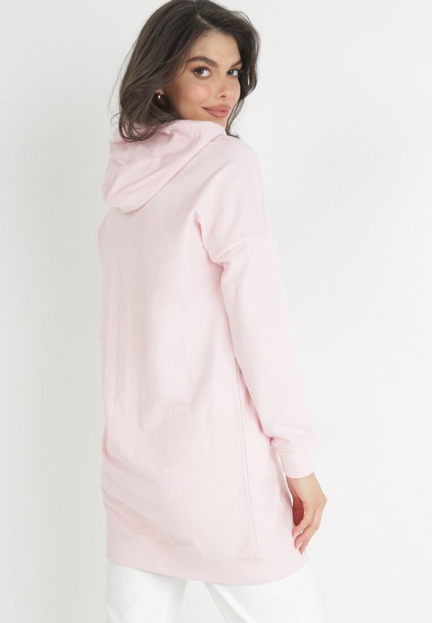 Born2be - Różowa Długa Bluza Dresowa z Kapturem Korena. Typ kołnierza: kaptur. Kolor: różowy. Materiał: dresówka. Długość: długie