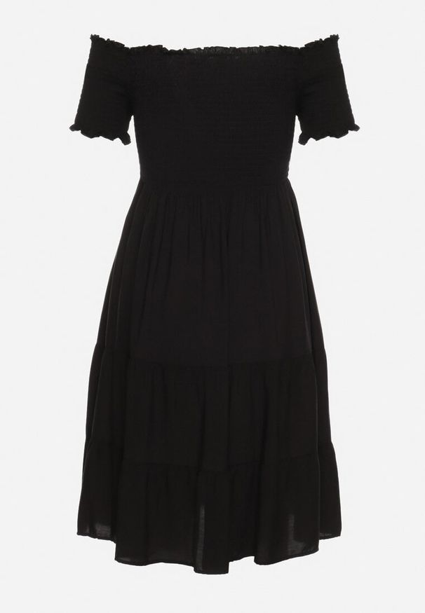 Born2be - Czarna Bawełniana Sukienka z Hiszpańskim Dekoltem z Szerokimi Falbanami na Dole Bliria. Okazja: na spacer, na co dzień. Typ kołnierza: dekolt hiszpanka. Kolor: czarny. Materiał: bawełna. Sezon: lato. Typ sukienki: rozkloszowane. Styl: casual, elegancki, wakacyjny