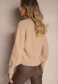 Renee - Ciemnobeżowy Sweter z Wiskozą i Splotem w Stylu Warkocz z Półgolfem Sinithia. Kolor: beżowy. Materiał: wiskoza. Wzór: ze splotem. Sezon: zima #3