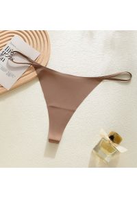 Intica - Stringi bezszwowe mini do obcisłych ubrań Benita. Kolor: beżowy. Materiał: materiał