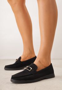 Born2be - Czarne Mokasyny z Prostokątną Metaliczną Ozdobą Aeleorane. Okazja: na co dzień. Kolor: czarny. Materiał: jeans. Wzór: aplikacja. Styl: casual, klasyczny, elegancki #6