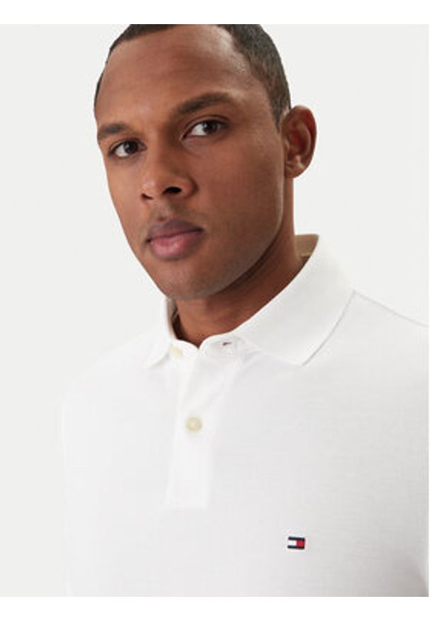 TOMMY HILFIGER - Tommy Hilfiger Polo 1985 MW0MW17770 Biały Regular Fit. Typ kołnierza: polo. Kolor: biały. Materiał: bawełna