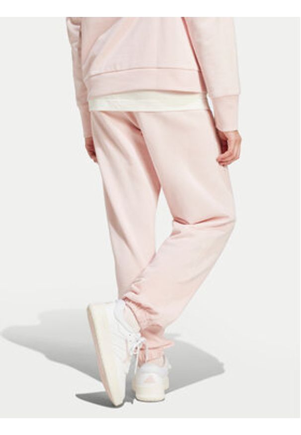Adidas - adidas Spodnie dresowe ALL SZN French Terry IY6817 Różowy Loose Fit. Kolor: różowy. Materiał: bawełna
