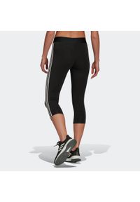 Legginsy 7/8 fitness damskie Adidas Essentials. Kolor: czarny. Materiał: elastan, bawełna. Wzór: paski. Sport: fitness