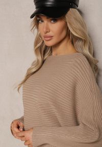 Renee - Ciemnobeżowy Komplet z Wiskozą w Prążki Spódnica z Gumką w Pasie i Góra o Kroju Nietoperza Korttisa. Kolor: beżowy. Materiał: wiskoza. Wzór: prążki #3