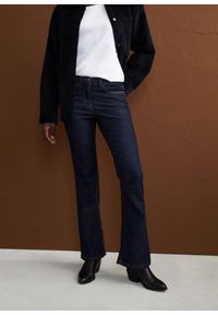 bonprix - Dżinsy ze stretchem o kroju bootcut, mid waist. Kolor: niebieski. Styl: klasyczny #1