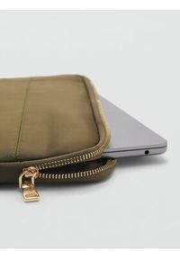 mango - Mango Etui na laptopa 87070427 Khaki. Kolor: brązowy. Materiał: materiał