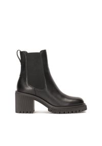 Kazar - Klasyczne skórzane botki z elastycznymi wstawkami. Okazja: na co dzień. Kolor: czarny. Materiał: tkanina, skóra. Szerokość cholewki: normalna. Obcas: na obcasie. Styl: klasyczny. Wysokość obcasa: średni #1