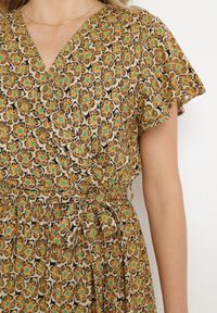 Born2be - Żółta Sukienka z Wiskozy z Kopertowym Dekoltem i Gumką w Talii Moanalise. Kolor: żółty. Materiał: wiskoza. Sezon: lato. Typ sukienki: kopertowe #7