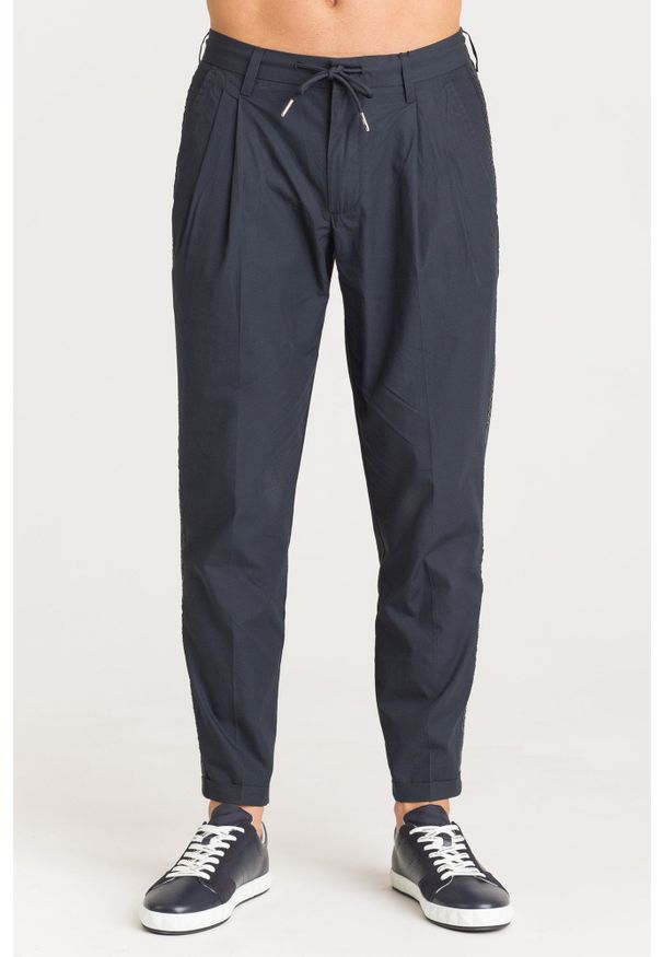 Spodnie dresowe Armani Exchange w kolorowe wzory