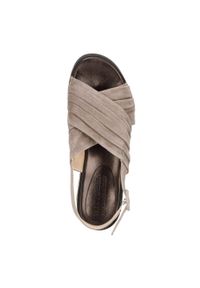 Wittchen - Damskie sandały zamszowe na platformie beżowe. Nosek buta: okrągły. Zapięcie: pasek. Kolor: beżowy. Materiał: zamsz, skóra. Wzór: aplikacja, kropki, paski. Sezon: lato. Obcas: na platformie. Styl: elegancki #6