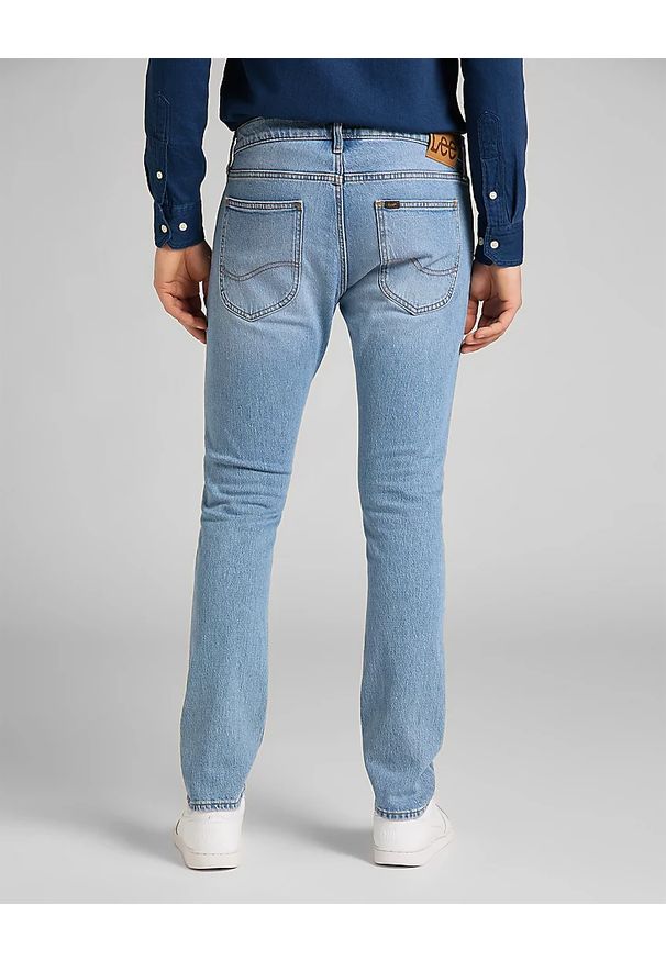 Lee - MĘSKIE SPODNIE JEANSOWE LEE LUKE WORN NEW HILL L719MWIR 112140735