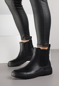 Born2be - Czarne Botki Sztyblety na Ozdobnie Żłobionej Podeszwie Ezisane. Okazja: na co dzień. Kolor: czarny. Materiał: jeans. Styl: casual, elegancki #1