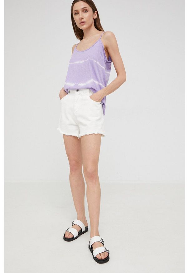 Answear Lab szorty jeansowe damskie kolor biały gładkie high waist. Stan: podwyższony. Kolor: biały. Materiał: jeans. Wzór: gładki. Styl: wakacyjny