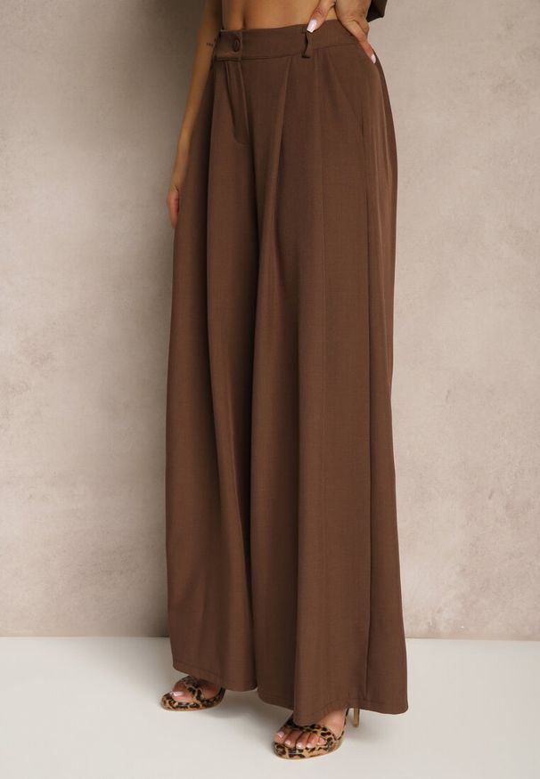 Renee - Brązowe Spodnie Garniturowe o Szerokim Kroju High Waist Peavelle. Stan: podwyższony. Kolor: brązowy. Styl: klasyczny, elegancki