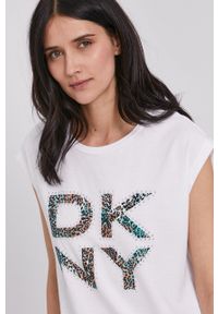 DKNY - Dkny T-shirt damski kolor biały. Okazja: na co dzień. Kolor: biały. Wzór: aplikacja. Styl: casual