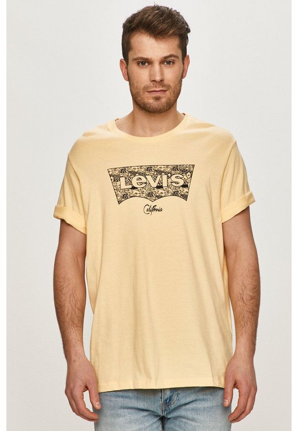 Levi's® - Levi's - T-shirt. Okazja: na co dzień, na spotkanie biznesowe. Kolor: żółty. Wzór: nadruk. Styl: biznesowy, casual