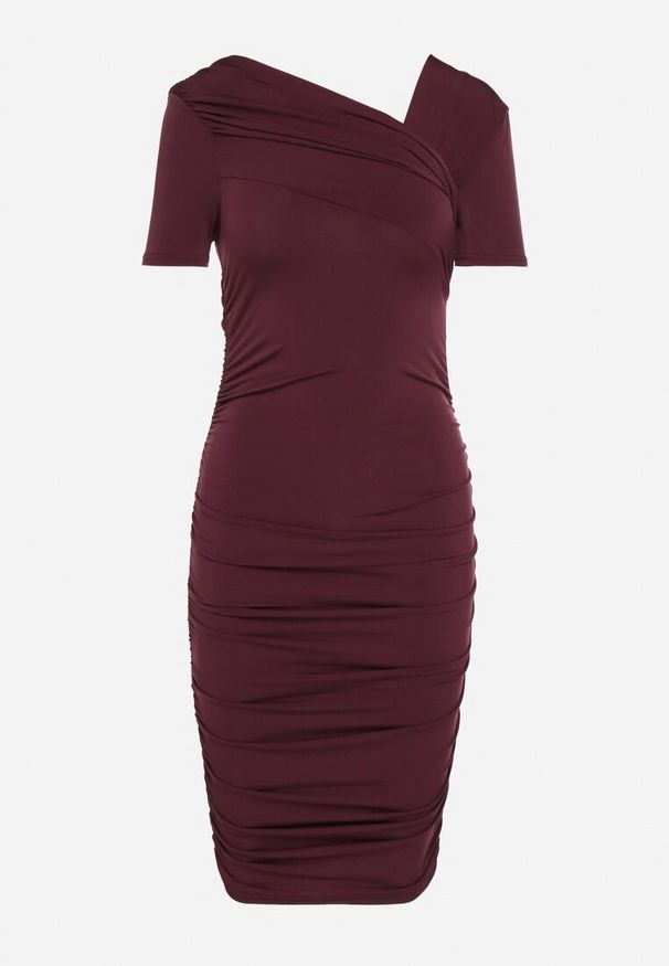 Born2be - Fioletowa Dopasowana Sukienka o Asymetrycznym Kroju Ozdobiona Marszczeniem Sopane. Kolor: fioletowy. Wzór: aplikacja. Typ sukienki: asymetryczne. Styl: klasyczny