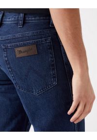 Wrangler - MĘSKIE SPODNIE JEANSOWE WRANGLER TEXAS COALBLUE STONE W121YN29H