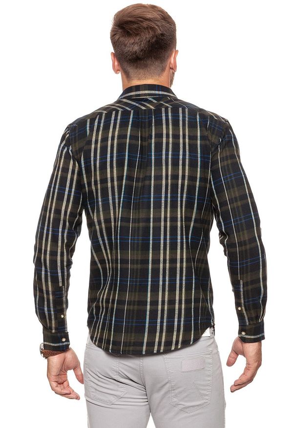 Wrangler - KOSZULA WRANGLER LS 2PKT FLAP SHIRT DUSTY OLIVE W5982T245 112129892. Materiał: materiał. Wzór: kratka