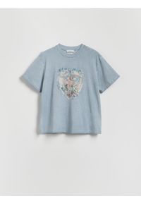 Reserved - T-shirt z nadrukiem - jasnoniebieski. Kolor: niebieski. Materiał: bawełna, dzianina. Wzór: nadruk #1