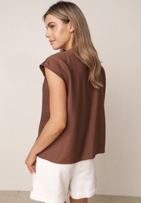 Born2be - Brązowa Wiskozowa Bluzka w Stylu Boho z Aplikacją z Imitacji Kamieni Rosunte. Okazja: na co dzień. Kolor: brązowy. Materiał: wiskoza. Długość: długie. Wzór: aplikacja. Styl: boho #5