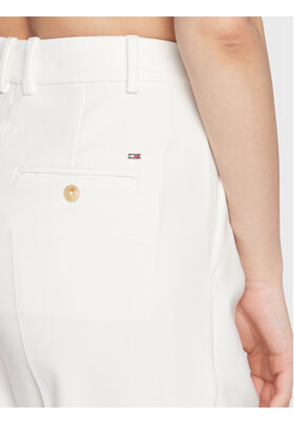 TOMMY HILFIGER - Tommy Hilfiger Spodnie materiałowe WW0WW37287 Biały Tapered Fit. Kolor: biały. Materiał: syntetyk, materiał