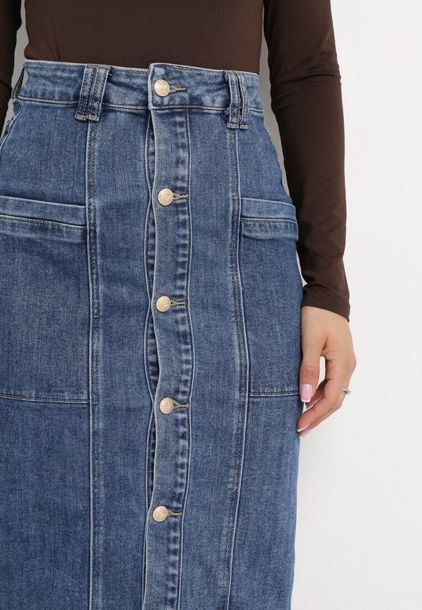 Born2be - Niebieska Ołówkowa Spódnica Jeansowa Midi z Guzikami Kandela. Kolor: niebieski. Materiał: jeans. Styl: klasyczny, elegancki