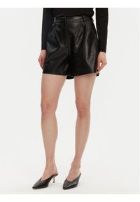 only - ONLY Szorty z imitacji skóry Saramy 15338008 Czarny Regular Fit. Kolor: czarny. Materiał: skóra