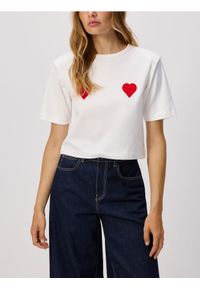 Reserved - T-shirt z poduszkami na ramionach - złamana biel. Materiał: bawełna. Długość: krótkie