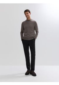 Reserved - Sweter z wełny merino - brązowy. Kolor: brązowy. Materiał: wełna