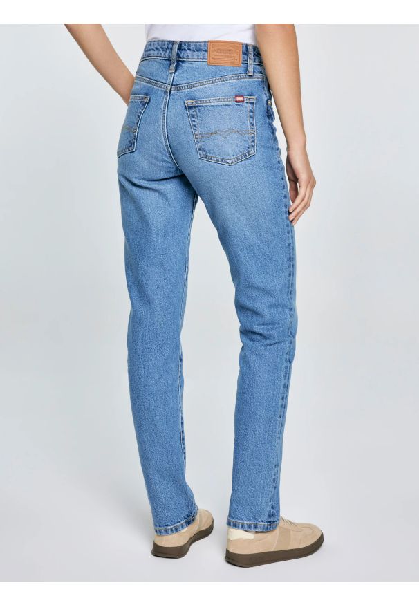 Big-Star - Jeansy damskie proste niebieskie Charlotte 485. Okazja: na co dzień. Stan: podwyższony. Kolor: niebieski. Styl: casual, vintage
