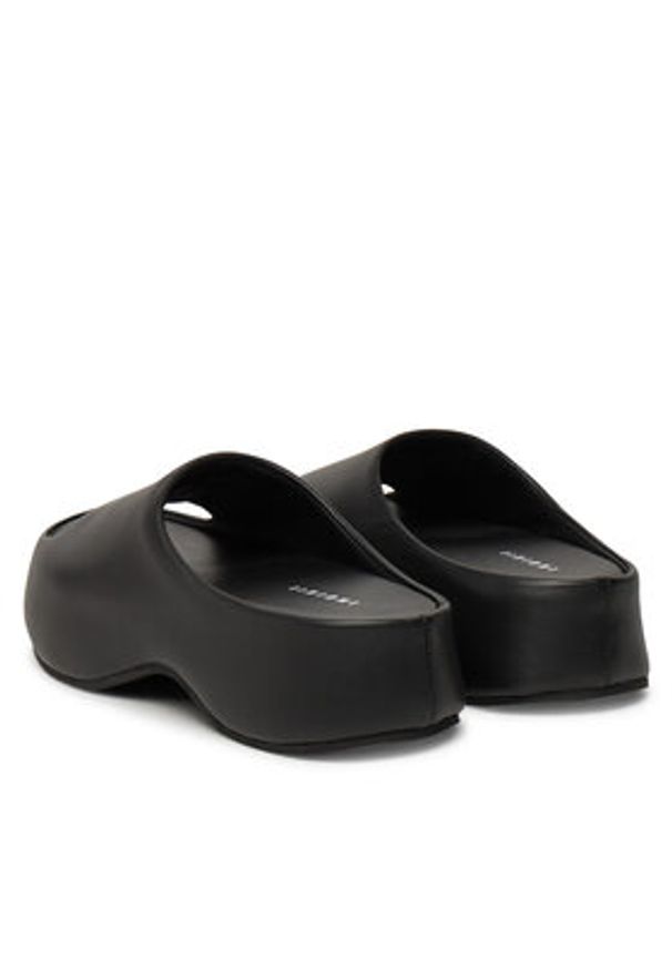 Inuikii Klapki Clog 70103-420 Czarny. Kolor: czarny. Materiał: skóra