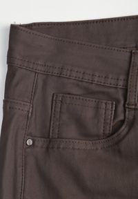 Renee - Brązowe Spodnie Skinny Zangi. Kolekcja: plus size. Kolor: brązowy. Styl: klasyczny #3