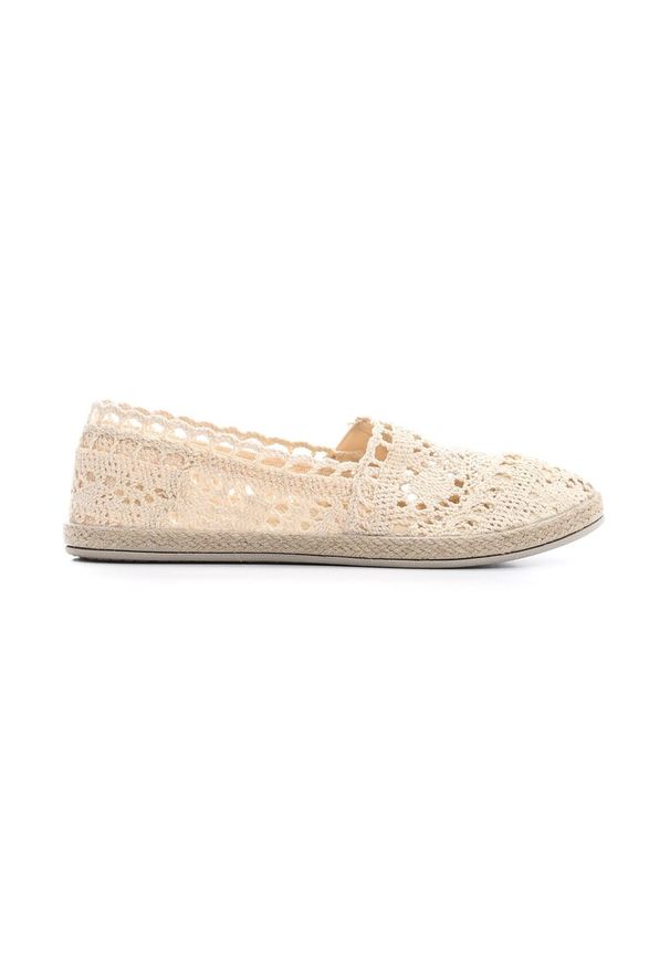 Born2be - Beżowe Espadryle Satisfyinglys. Nosek buta: okrągły. Zapięcie: bez zapięcia. Kolor: beżowy. Szerokość cholewki: normalna. Wzór: aplikacja, ażurowy, koronka. Wysokość cholewki: przed kostkę. Materiał: koronka, materiał, jeans. Obcas: na platformie. Styl: boho