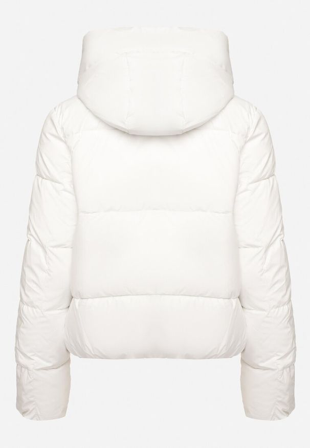 Born2be - Biała Prosta Kurtka Pikowana z Kapturem i Kieszeniami Mirilda. Okazja: na spacer, na co dzień. Typ kołnierza: kaptur. Kolor: biały. Materiał: jeans. Sezon: zima. Styl: elegancki, casual, klasyczny