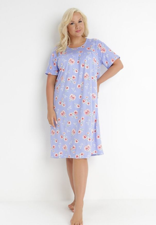 Born2be - Fioletowa Koszula Nocna Dookey. Kolekcja: plus size. Kolor: fioletowy. Materiał: bawełna, tkanina. Długość: krótkie. Wzór: nadruk, kwiaty