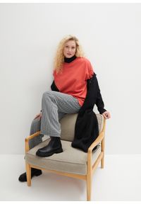 bonprix - Bluza oversize. Kolor: czerwony