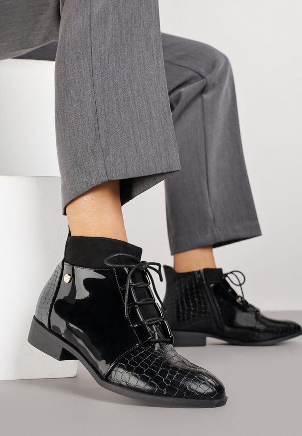 Born2be - Czarne Sznurowane Botki Vices z Eleganckim Stylu Viellie. Okazja: na spotkanie biznesowe, do pracy, na co dzień. Kolor: czarny. Materiał: jeans. Wzór: aplikacja. Obcas: na obcasie. Styl: elegancki. Wysokość obcasa: niski