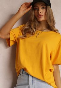 Renee - Żółty T-shirt Eraela. Kolekcja: plus size. Kolor: żółty. Materiał: tkanina, bawełna. Długość rękawa: krótki rękaw. Długość: krótkie. Styl: klasyczny