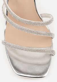 Renee - Srebrne Sandały na Szpilce z Paskami z Cyrkonii Miefia. Okazja: na imprezę. Zapięcie: pasek. Kolor: srebrny. Wzór: aplikacja. Sezon: lato. Obcas: na szpilce. Styl: elegancki, klasyczny #5