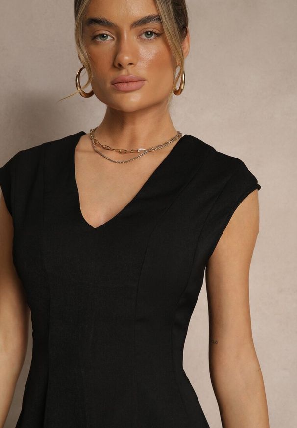 Renee - Czarna Taliowana Sukienka z Rozkloszowanym Dołem Elliara. Okazja: na co dzień. Kolor: czarny. Styl: elegancki, casual, klasyczny