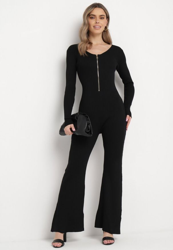 Born2be - Czarny Wiskozowy Kombinezon Bodycon z Prążkowaniem i Suwakiem Alnorema. Kolor: czarny. Materiał: wiskoza, prążkowany. Styl: elegancki