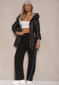 Renee - Czarna Kurtka Ozdobiona Pikowaniem z Rękawami Zakończonymi Ściągaczami i Kapturem Celosira. Okazja: na co dzień, na spacer. Kolor: czarny. Materiał: jeans. Wzór: aplikacja. Styl: elegancki, casual