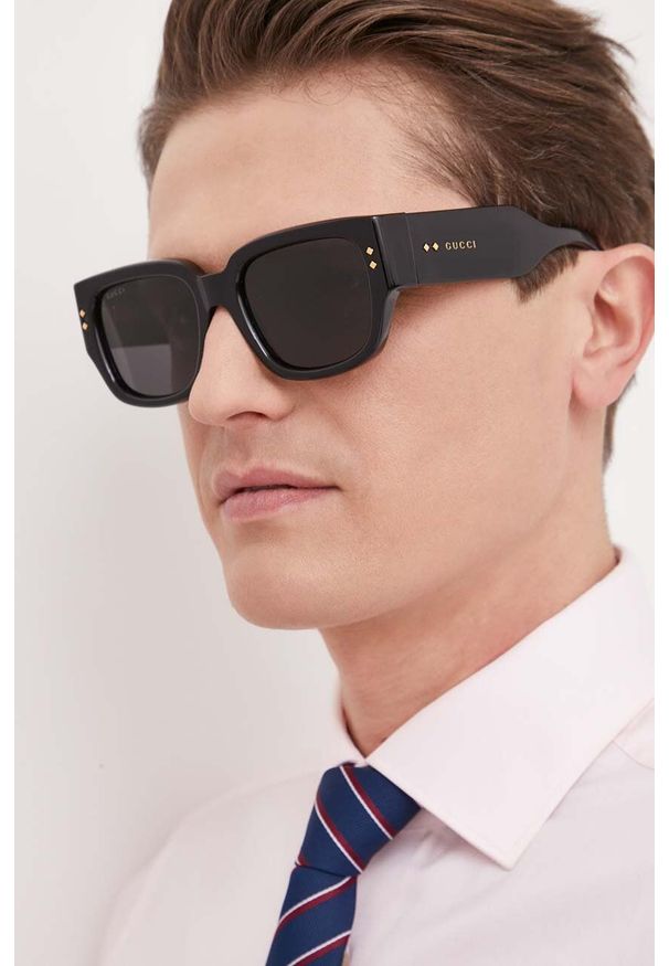 Gucci okulary przeciwsłoneczne męskie kolor czarny. Kolor: czarny
