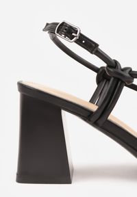 Renee - Czarne Sandały na Słupku VICES o Eleganckim Fasonie ze Skrzyżowanymi Paskami Nikante. Zapięcie: pasek. Kolor: czarny. Materiał: satyna. Wzór: paski. Obcas: na słupku. Styl: elegancki. Wysokość obcasa: średni #3