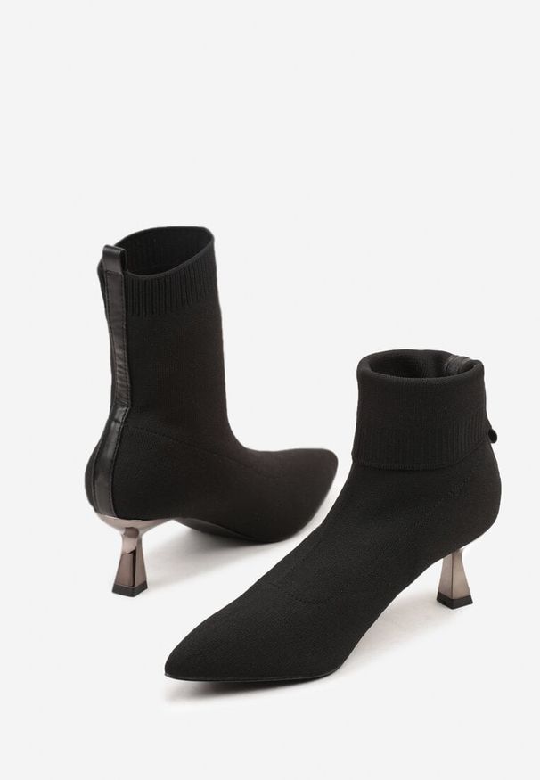 Born2be - Czarne Botki Vices na Metalicznej Szpilce Kaczuszce ze Skarpetową Cholewką Vamige. Okazja: na co dzień. Kolor: czarny. Materiał: jeans. Szerokość cholewki: normalna. Obcas: na szpilce. Styl: casual, klasyczny