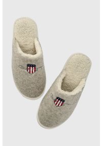 GANT - Gant kapcie wełniane Pantofli kolor beżowy 27598361.G24. Nosek buta: okrągły. Kolor: beżowy. Materiał: wełna #1