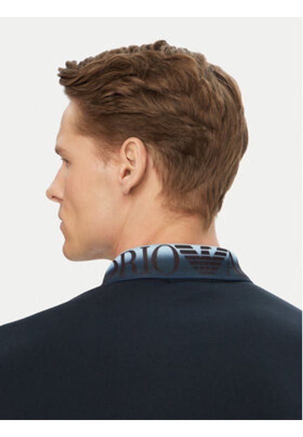 Emporio Armani Polo EM000571 AF20432 UB102 Granatowy Regular Fit. Typ kołnierza: polo. Kolor: niebieski. Materiał: bawełna