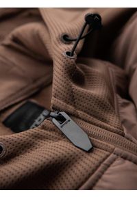 Ombre Clothing - Lekka męska kurtka z łączonych materiałów z kapturem i ozdobnym pikowaniem – jasnobrązowa V2 OM-JANP-0160 - XXL. Okazja: na co dzień. Typ kołnierza: kaptur. Kolor: brązowy. Materiał: materiał. Wzór: aplikacja. Styl: casual #4